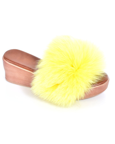 Damskie klapki na koturnie z futrem lisa żółtego