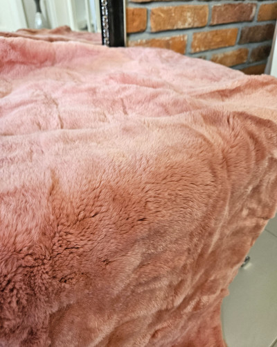 Narzuta dywan z futra królika rexa szynszylowego 120x60cm, różowa