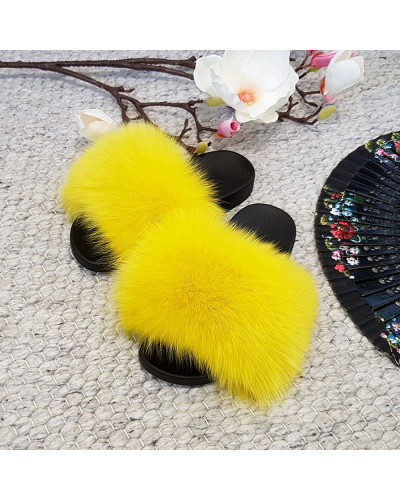 Damskie klapki z żółtym futrem lisa